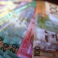 business_canadian-money