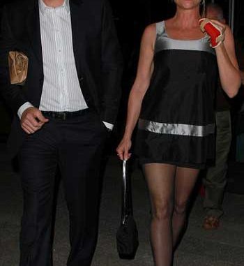 cinema_Nicollette-with-bandage-350