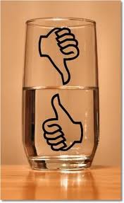 GlassHalffFullHalfEmpty GlassHalffFullHalfEmpty