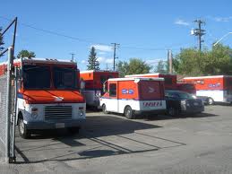 canada_CanadaPost-trucks