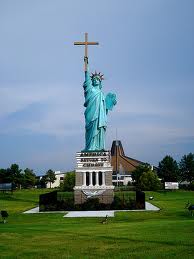 america_StatueOfLiberty-HoldingCrossInsteadOfTorch