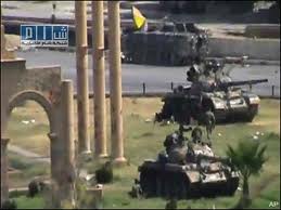 middleeast_Syria-TanksInHama-20110801