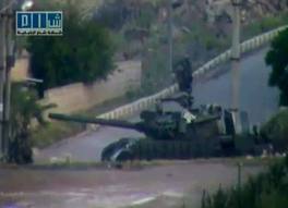 middleeast_Syria-TanksInHama-20110803