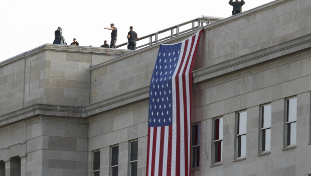 america_004-flag_620x350