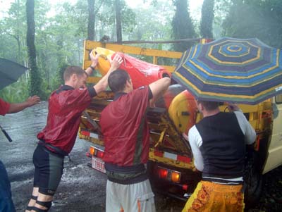 america_Loading_in_the_rain