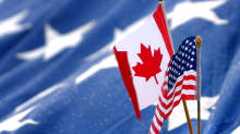 canada_canada_us_flags_1054721cl-3
