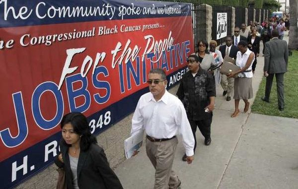 Unemployment benefit claims slightly decrease Unemployment benefit claims slightly decrease