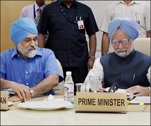 Montek Singh Ahluwalia and Manmohan Singh Montek Singh Ahluwalia and Manmohan Singh