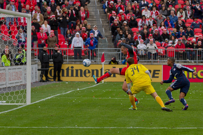 Revolution goalkeeper Bobby Shuttleworth and defender Darrius Barnes look on helplessly as TFC striker Danny Koevermans knocks in the game-tying goal (JP Dhanoa) Revolution goalkeeper Bobby Shuttleworth and defender Darrius Barnes look on helplessly as TFC striker Danny Koevermans knocks in the game-tying goal (JP Dhanoa)