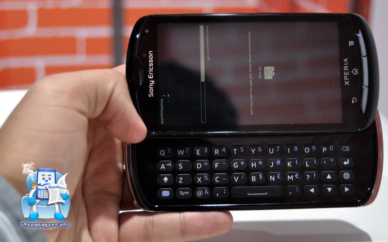 technology_Sony-Ericsson-Xperia-Pro-hands-on-1