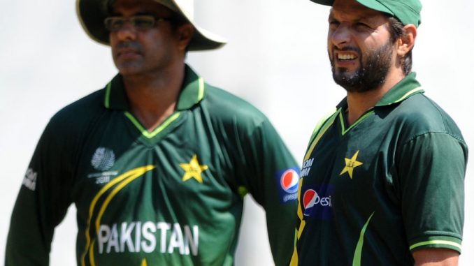 Waqar sings praises of Pakistani Hero Shahid Afridi