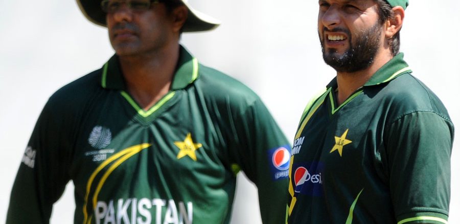 Waqar sings praises of Pakistani Hero Shahid Afridi