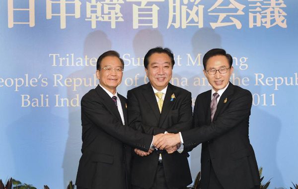 Japan, South Korea & China leaders talk over cooperation