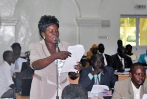 Chairperson of the Central Equatoria State draft constitution ad-hoc committee Jenifer Yobu makes a presentation before the Assembly. [©Gurtong]