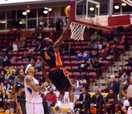 Oshawa Power fall to the Quebec Kebs 97-88 Oshawa Power point guard Tut Ruach goes up for an uncontested layup for two of his game-high 23 points Wednesday night at GM Centre.