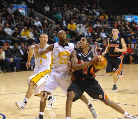 Oshawa Power forward Brandon Robinson drives to the basket on Saturday against the London Lightning at the John Labatt Centre