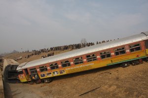 Intra-district derailed train Intra-district derailed train