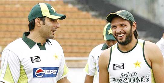 Eyebrows raised on the instant selection of Shahid Afridi Eyebrows raised on the instant selection of Shahid Afridi