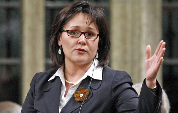 Leona-Aglukkaq_3