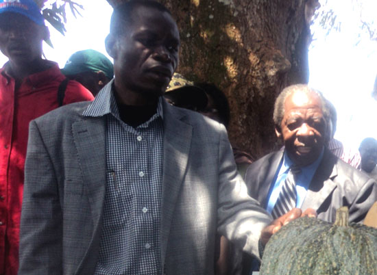 (R-L) Governor Bangasi Joseph Bakosoro and Hon. Bukulu Edward during the Agricultural show [©Gurtong]