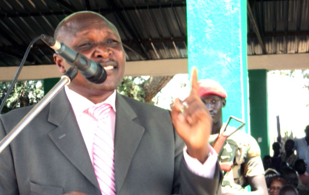 EES Governor, Hon. Lobong Loroje addressing the public at past event in Torit [©Gurtong]