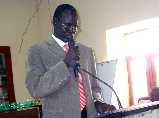 Unity State Minister of Local Government Mr. Joseph Gai Riak presenting his report in parliament [©Gurtong]