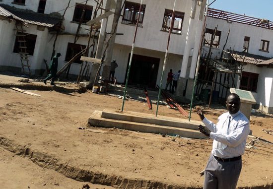 Commissioner Lokai Iko briefing the media at the construction site in Riwoto Payam [©Gurtong]