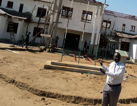 Commissioner Lokai Iko briefing the media at the construction site in Riwoto Payam [©Gurtong]