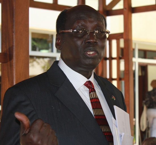 Dr. Benjamin Marial speaking to the press in Juba [©Gurtong]