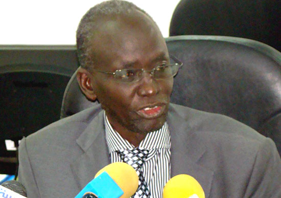 Mr. Isaiah Chol briefing the press about the commissions’ 2014 plans [©Gurtong]