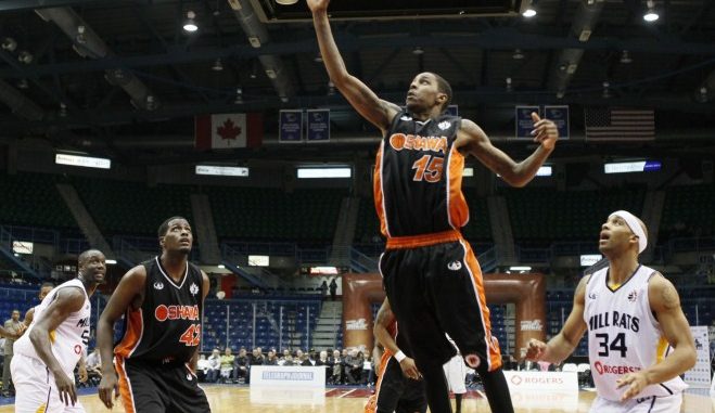 Brandon Robinson scoring the basket