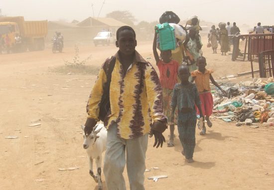 Families fleeing the fight in Munuki Payam to safer grounds in Juba [©Gurtong]