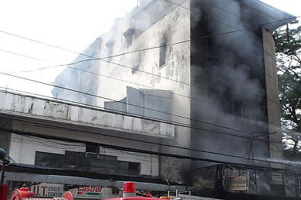 asia_fire_at_caloocan_mall