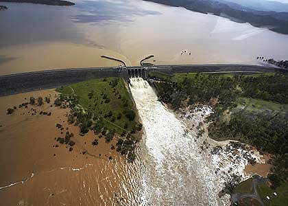australia_wivenhoe-Dam