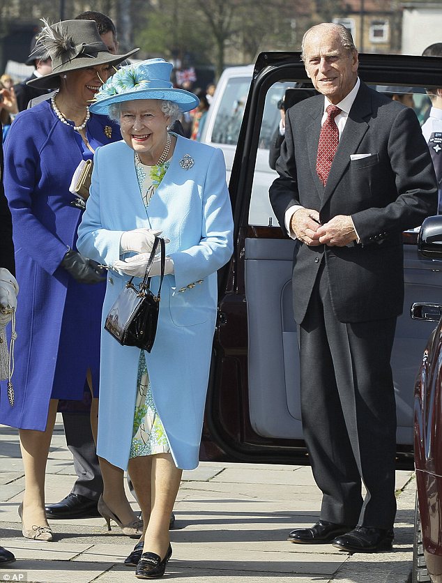 england_article-2122154-12637E91000005DC-864_634x836