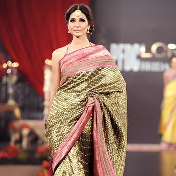 fashion_The_Glamour_of_a_Sari_copy