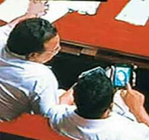 india_minister-watchin-porn