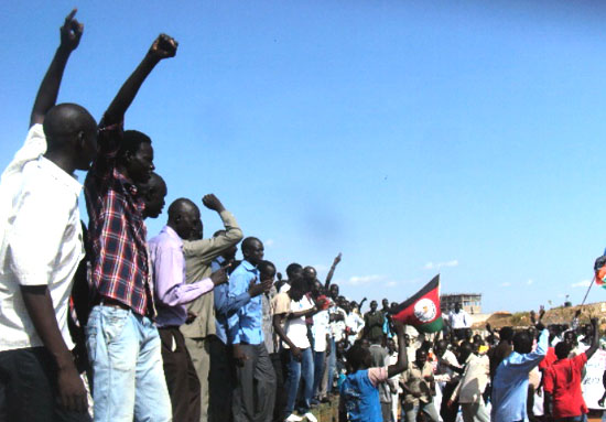 Demonstrating youths camp at the UNMISS main gate in Juba waiting to present their petition to Hilde F. Johnson [Â©Gurtong/Waakhe Wudu]