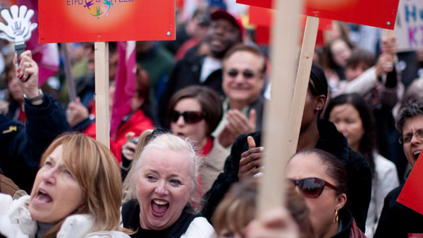 images_News_Canada_Ontario_protesters_Ontario_cp_120420
