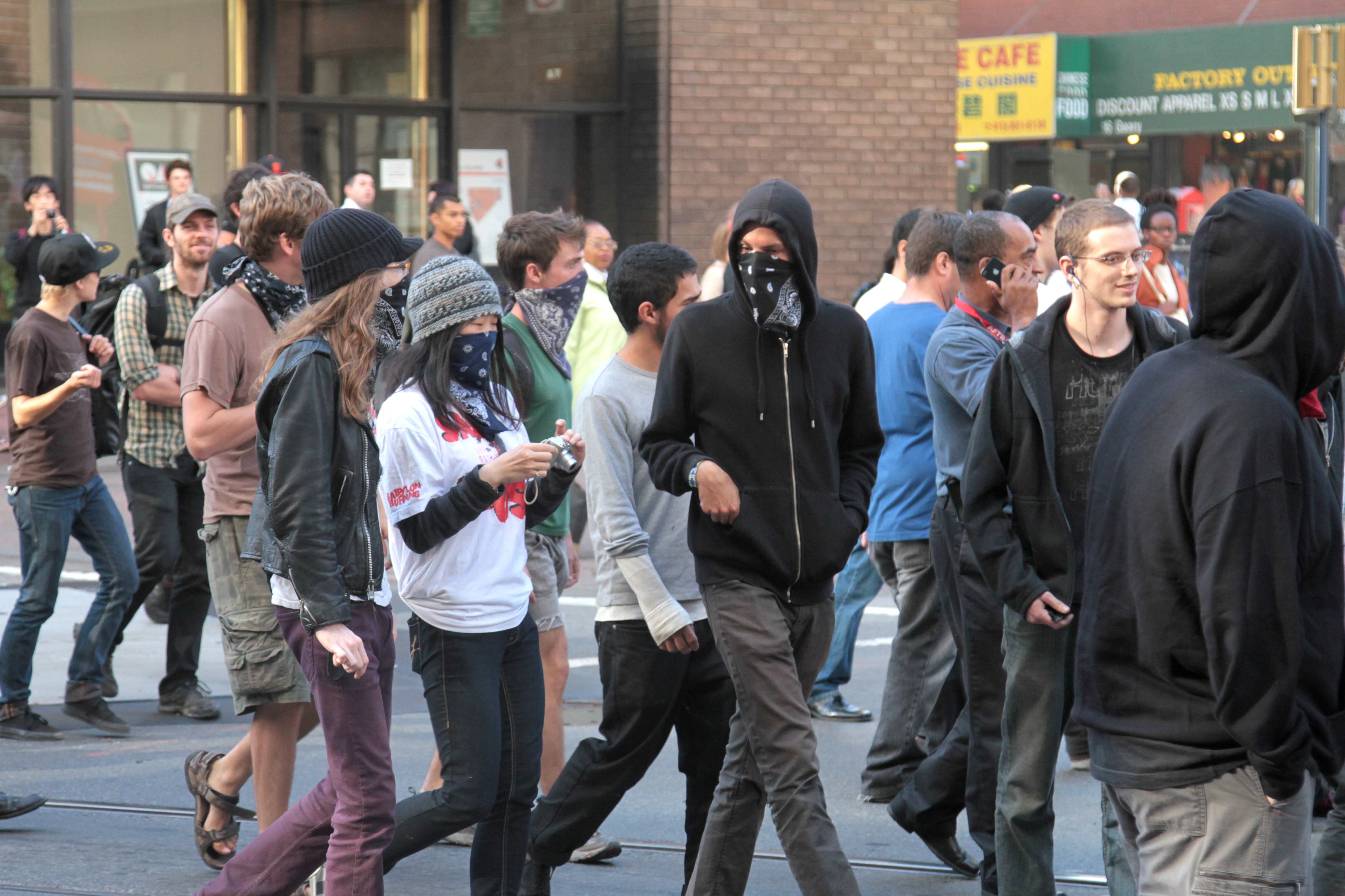 images_News_Canada_Masked-protesters