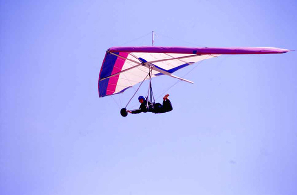 images_News_Canada_hangglider