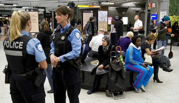 images_News_Canada_police_subway_montreal
