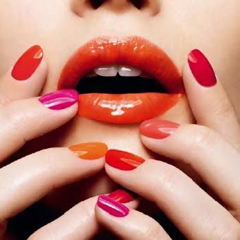 images_Lifestyle_Fashion_bright_summer_nail_color_trend_2012