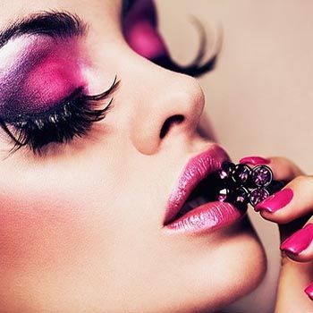 images_Lifestyle_Fashion_paint_your_nails_with_the_love_of_pink_colour