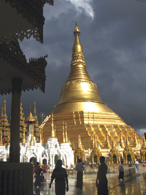 images_News_India_burma_pagoda_2006_05_27