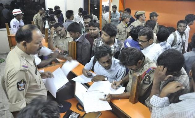 images_News_India_relatives3_1115671g