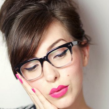 images_Lifestyle_Fashion_makeup_for_girls_with_glasses