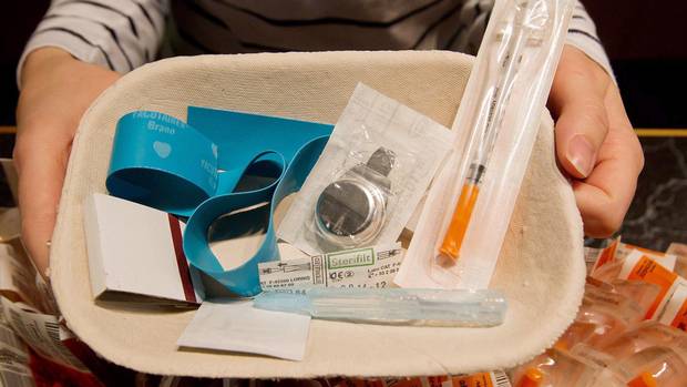 Former Inmate Sues Government for Not Providing Needle-Exchange Programs in Prisons