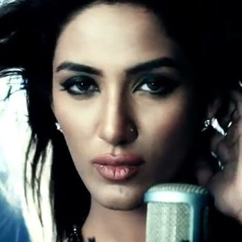 images_News_Pakistan_mathira_turns_copycat_singer_with_debut_song_jadugar