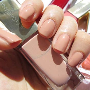 images_Lifestyle_Fashion_sexy_nude_nail_polish